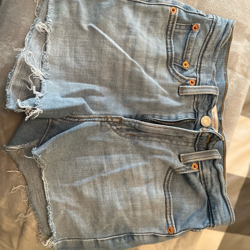 Levi’s light wash high rise shorts